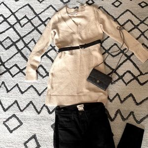 GB sweater with belt